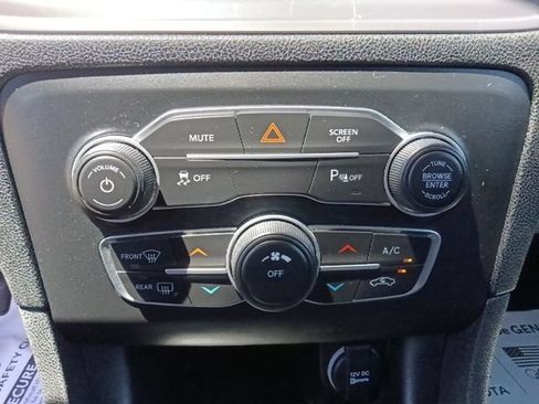 Used 2023 Dodge Charger SXT RWD image 24