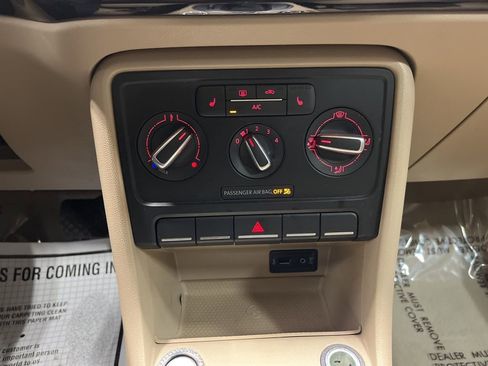 Used 2016 Volkswagen Beetle 1.8T SEL w/ Lighting Package image 27