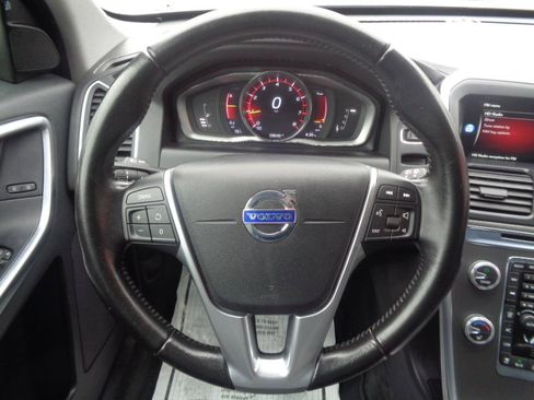 Used 2016 Volvo XC60 T6 w/ Proximity Package AWD/4WD image 37