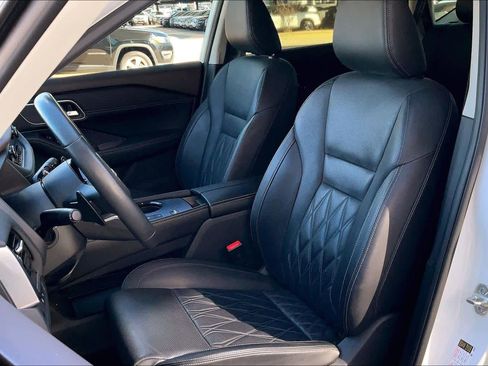 Used 2023 Nissan Rogue Platinum w/ Platinum Premium Package image 7