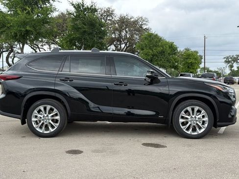 New 2026 Toyota Highlander Limited AWD/4WD image 4