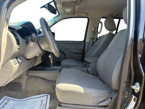 Used 2017 Nissan Frontier SV RWD image 10