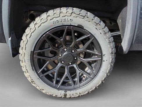 Used 2018 GMC Sierra 1500 SLT image 15