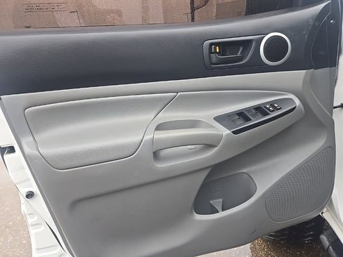 Used 2013 Toyota Tacoma 4x4 Double Cab w/ TRD Sport Pkg image 10