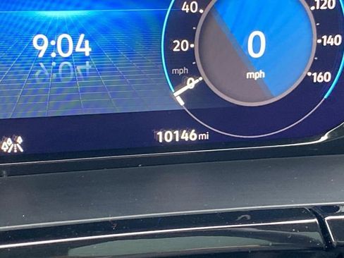 Used 2024 Volkswagen Atlas Peak Edition SEL image 6