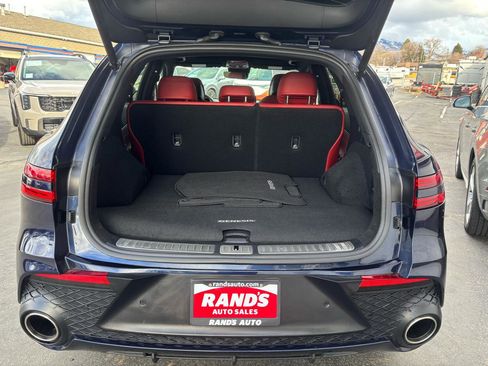 Used 2025 Genesis GV70 3.5T Sport image 9