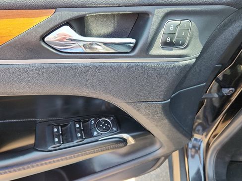 Used 2019 Lincoln MKC Select w/ Select Plus Package image 12