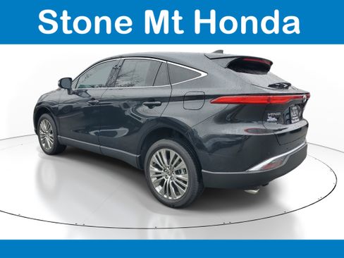 Used 2024 Toyota Venza image 4