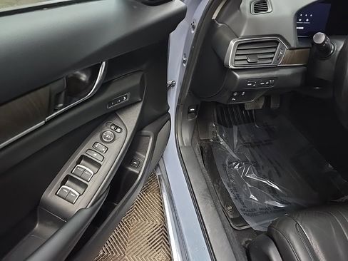 Used 2022 Honda Accord Touring image 28