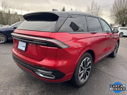 Used 2024 Lincoln Nautilus Reserve image 9