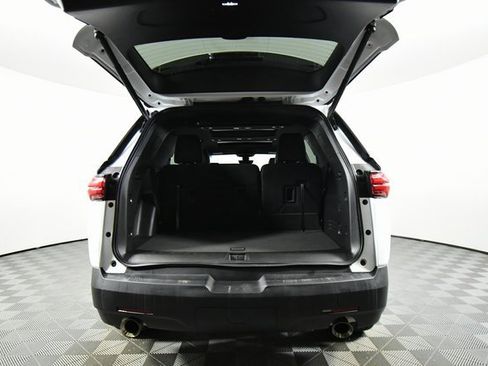 Used 2023 Chevrolet Traverse RS image 27