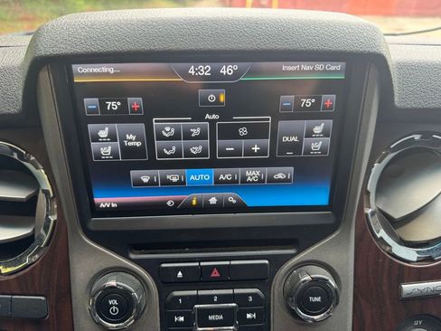 Used 2016 Ford F250 Lariat w/ Chrome Package AWD/4WD image 24