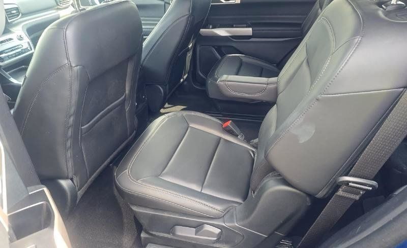Used 2023 Ford Explorer XLT w/ Equipment Group 202A AWD/4WD image 9