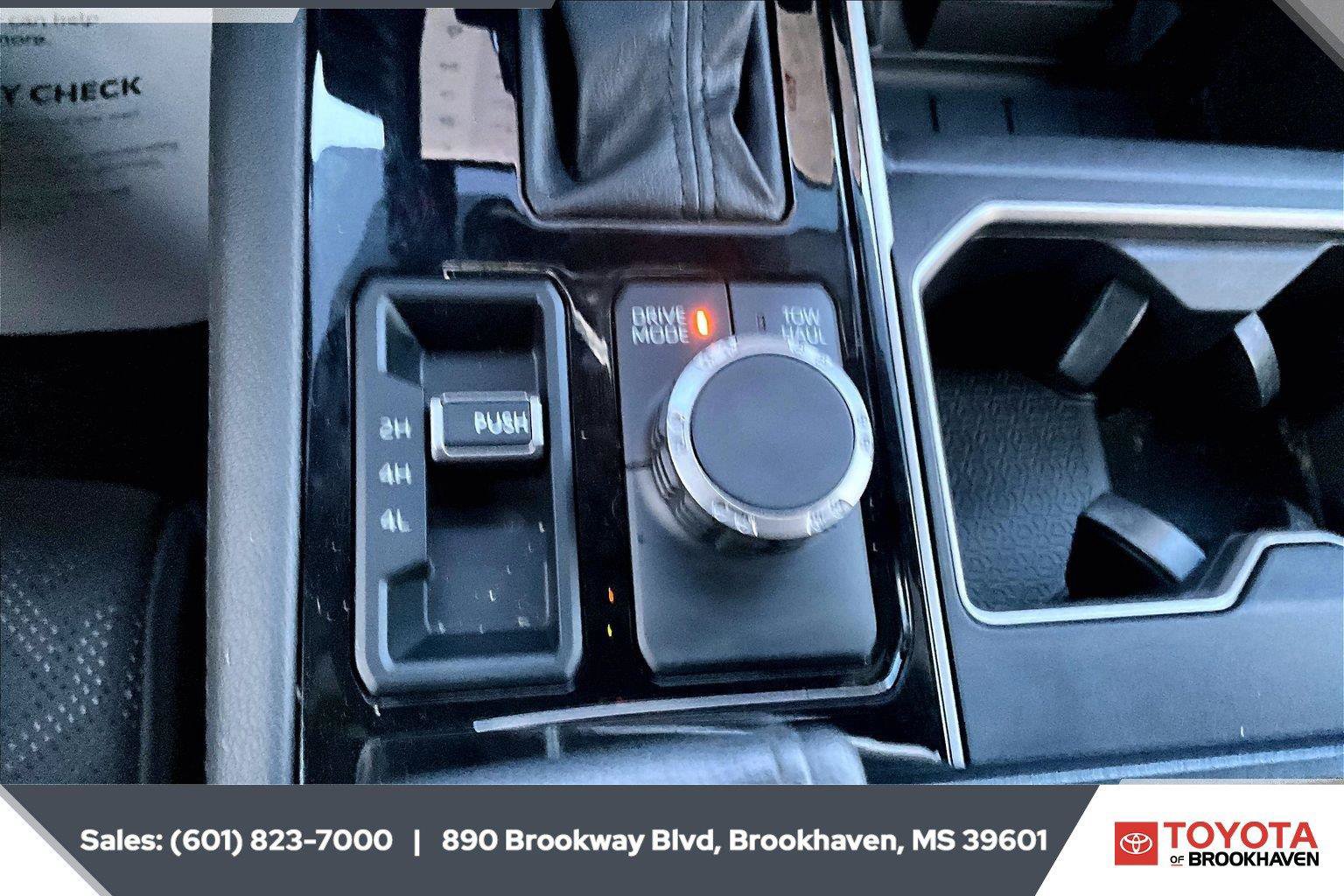 Used 2025 Toyota Tundra Limited AWD/4WD image 22