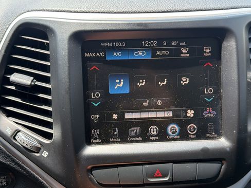 Used 2014 Jeep Cherokee Limited FWD image 25