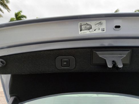 Used 2019 Lincoln Continental Black Label image 57