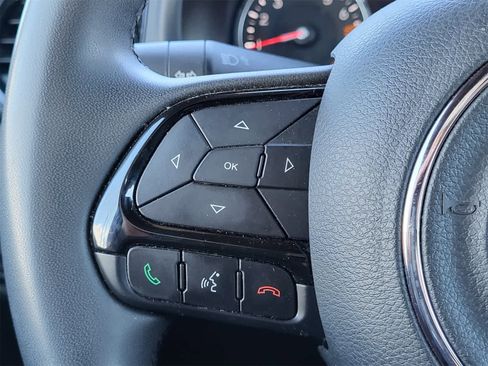 Used 2022 Jeep Renegade Altitude image 17