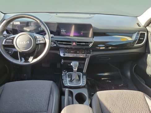 Certified 2025 Kia Seltos S FWD image 10