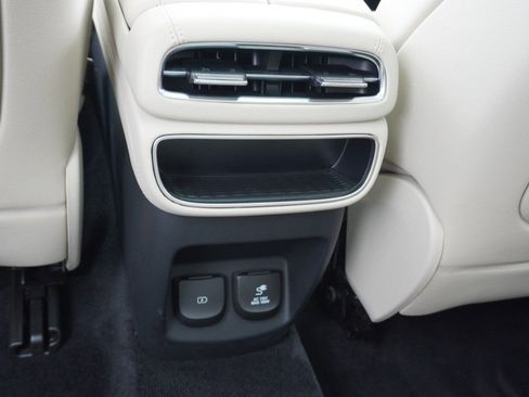 Used 2024 Genesis GV80 2.5T w/ Advanced Package AWD/4WD image 33