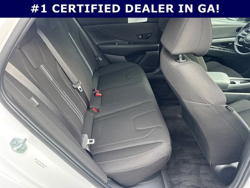 Certified 2025 Hyundai Elantra SEL image 15
