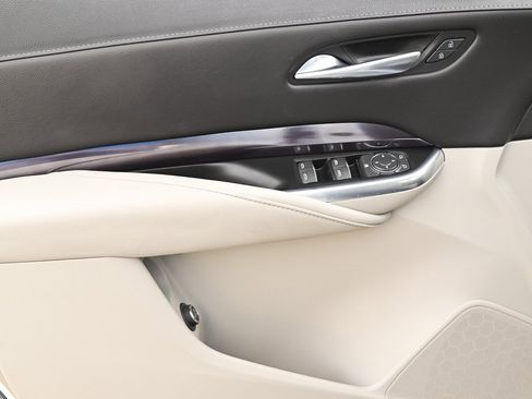 Used 2021 Cadillac XT4 Luxury image 12