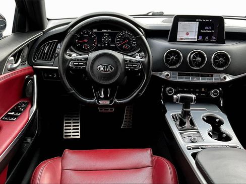 Used 2018 Kia Stinger GT1 image 5