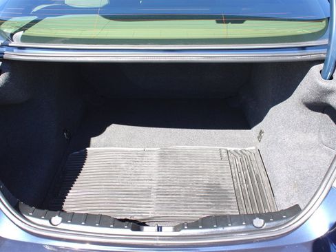 Used 2011 BMW 550i Sedan image 32