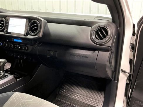 Certified 2023 Toyota Tacoma TRD Off-Road image 17