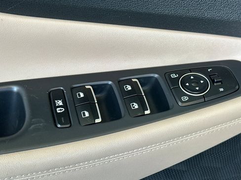 Used 2020 Hyundai Santa Fe SEL FWD image 12
