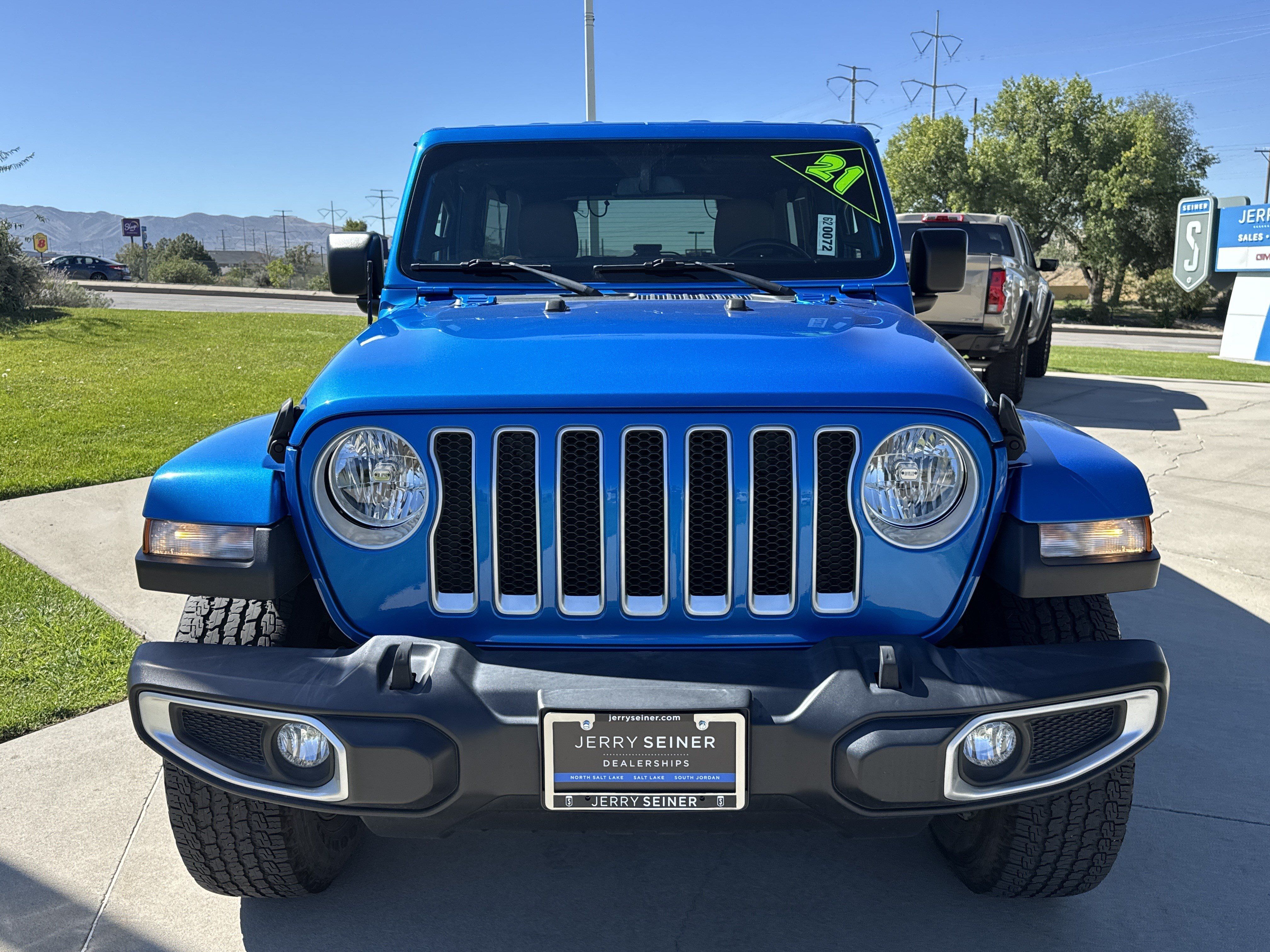 Used 2021 Jeep Wrangler Unlimited Sahara AWD/4WD image 8