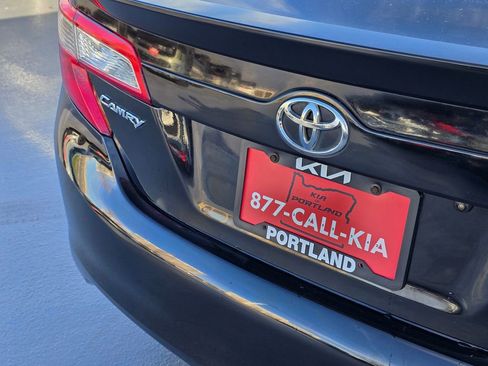 Used 2013 Toyota Camry SE image 16