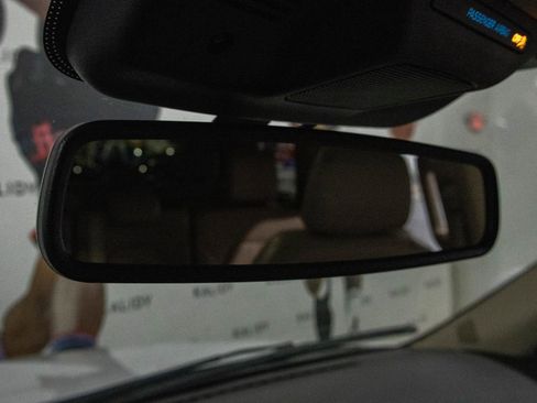 Used 2024 Ford Expedition Limited image 13