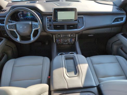 Used 2024 Chevrolet Tahoe Z71 w/ Luxury Package image 27