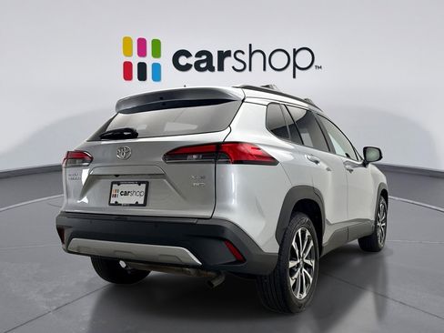 Used 2024 Toyota Corolla Cross XLE w/ Convenience Package image 5