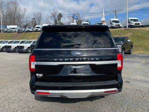 Certified 2024 Ford Expedition XLT image 7