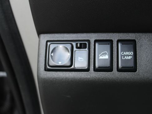 Used 2017 Nissan Frontier SV w/ SV Value Truck Package AWD/4WD image 19