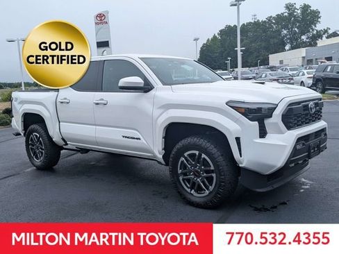 Certified 2025 Toyota Tacoma TRD Sport AWD/4WD image 2