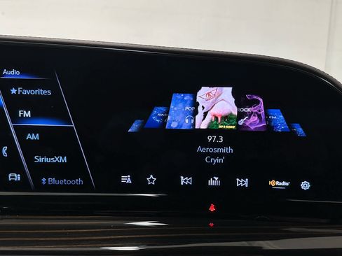 Used 2024 Cadillac Escalade ESV Sport w/ LPO, ONYX Package image 36