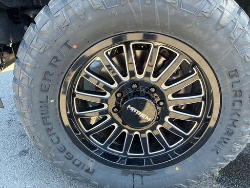 Used 2025 Ford F350 Lariat w/ FX4 Off-Road Package AWD/4WD image 14