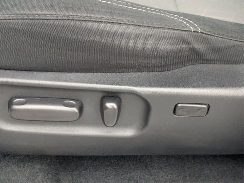 Used 2020 Toyota Tacoma TRD Sport w/ Phone Cable & Charge Package image 22