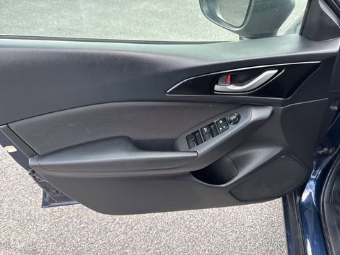 Used 2014 MAZDA MAZDA3 i Sport image 14