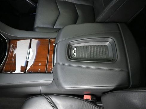 Used 2019 Cadillac Escalade Premium Luxury image 32