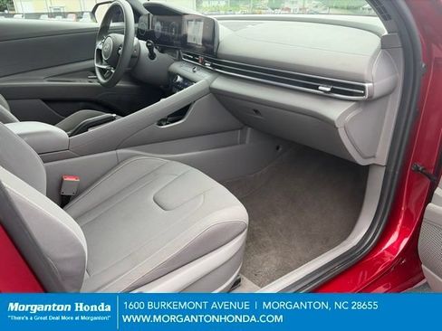 Used 2024 Hyundai Elantra SEL FWD image 36