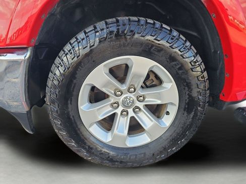 Used 2019 RAM 1500 Laramie AWD/4WD image 11