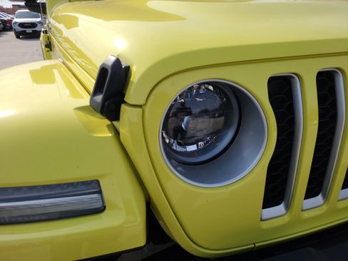 Used 2023 Jeep Wrangler Unlimited Sahara w/ Cold Weather Group image 28