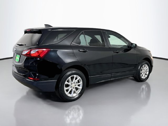 Used 2021 Chevrolet Equinox LS w/ LPO, Blackout Package AWD/4WD image 10