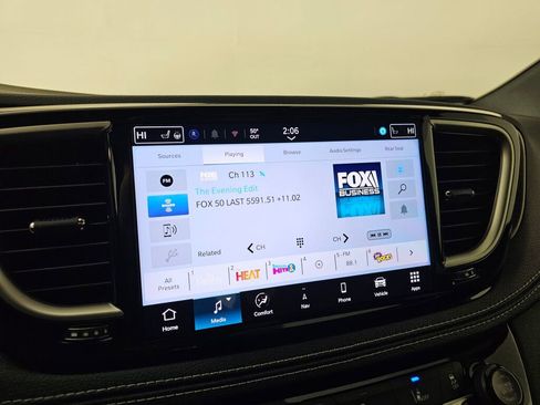 New 2026 Chrysler Pacifica Select image 27