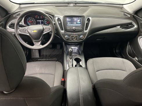 Used 2018 Chevrolet Malibu LT image 4