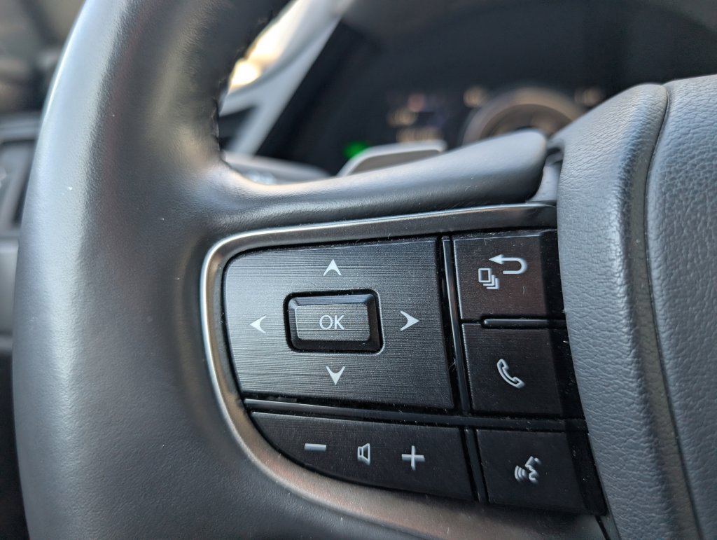 Used 2023 Lexus ES 300h w/ Premium Package FWD image 16