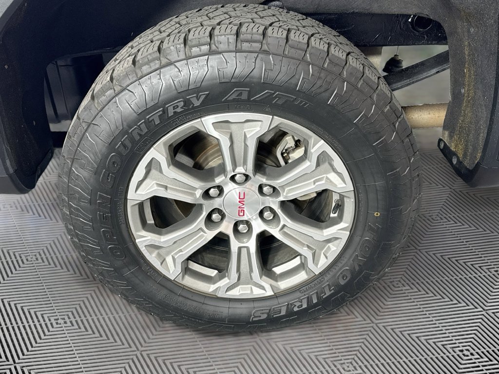 Used 2023 GMC Sierra 1500 SLE AWD/4WD image 30